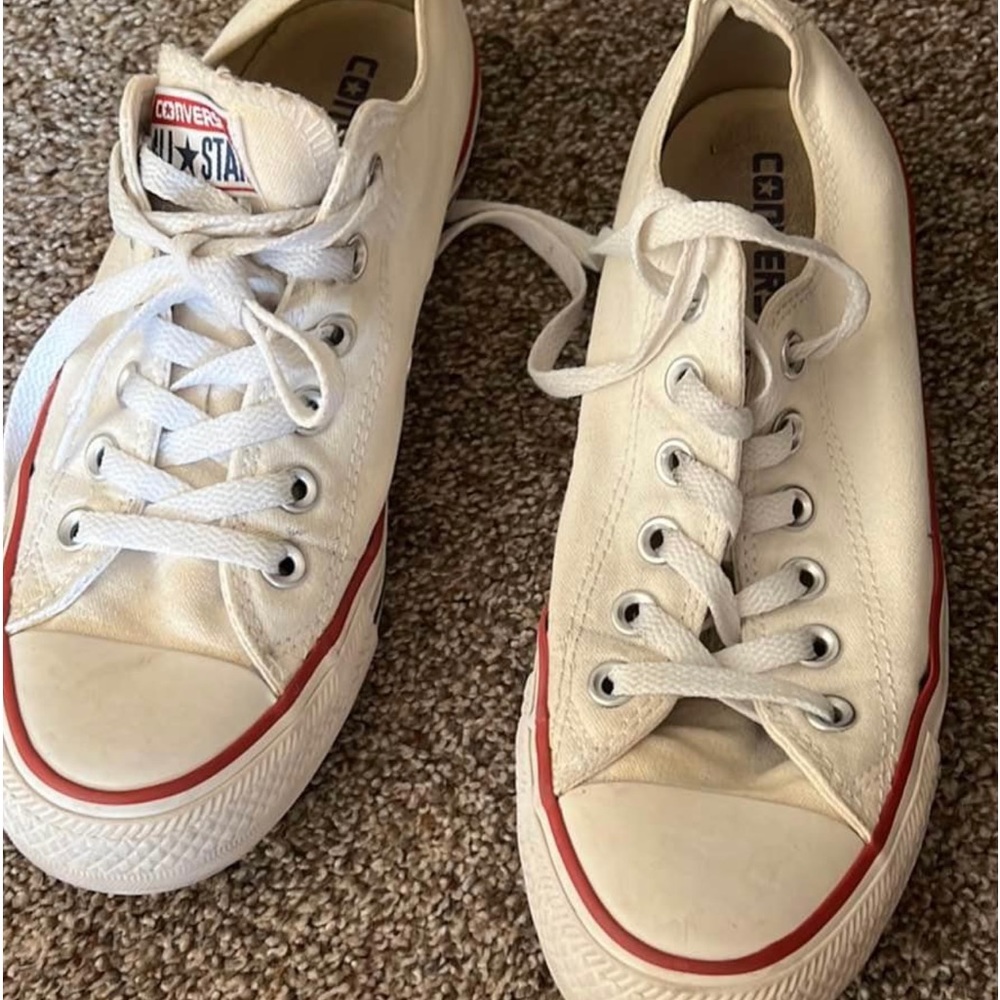 White womens converse size 8